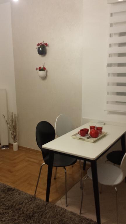 Apartment Fini Тиват Экстерьер фото