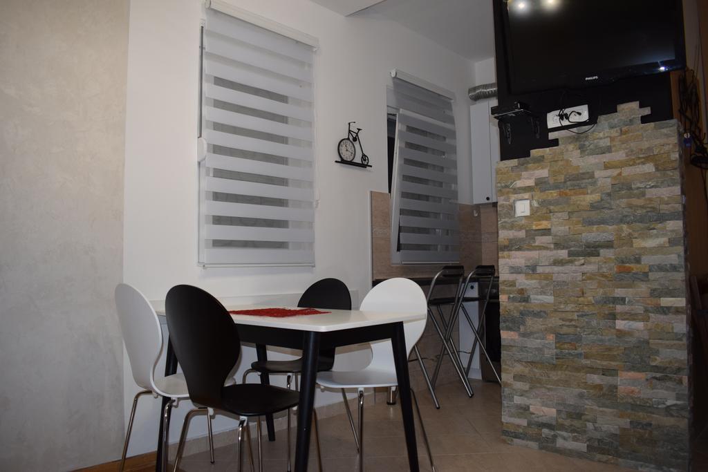 Apartment Fini Тиват Экстерьер фото