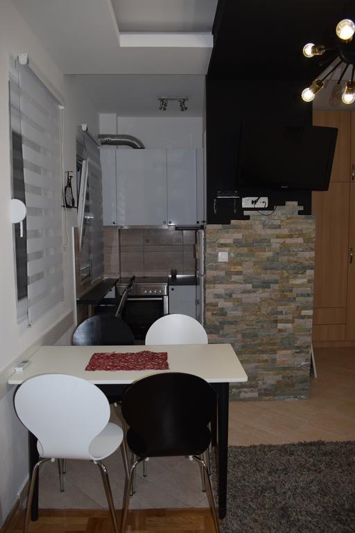Apartment Fini Тиват Экстерьер фото