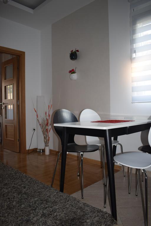 Apartment Fini Тиват Экстерьер фото