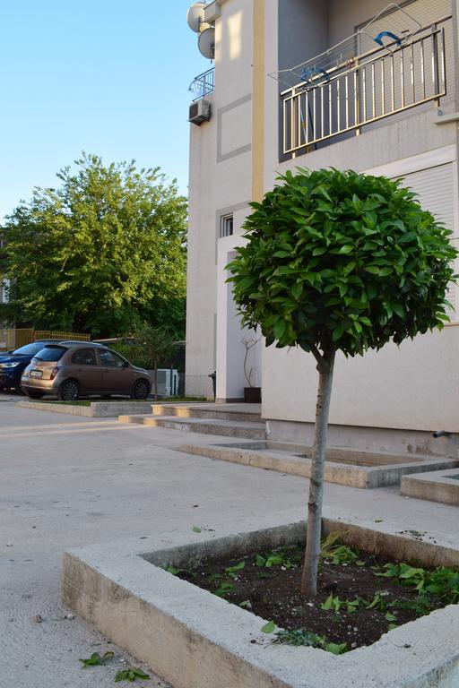 Apartment Fini Тиват Экстерьер фото
